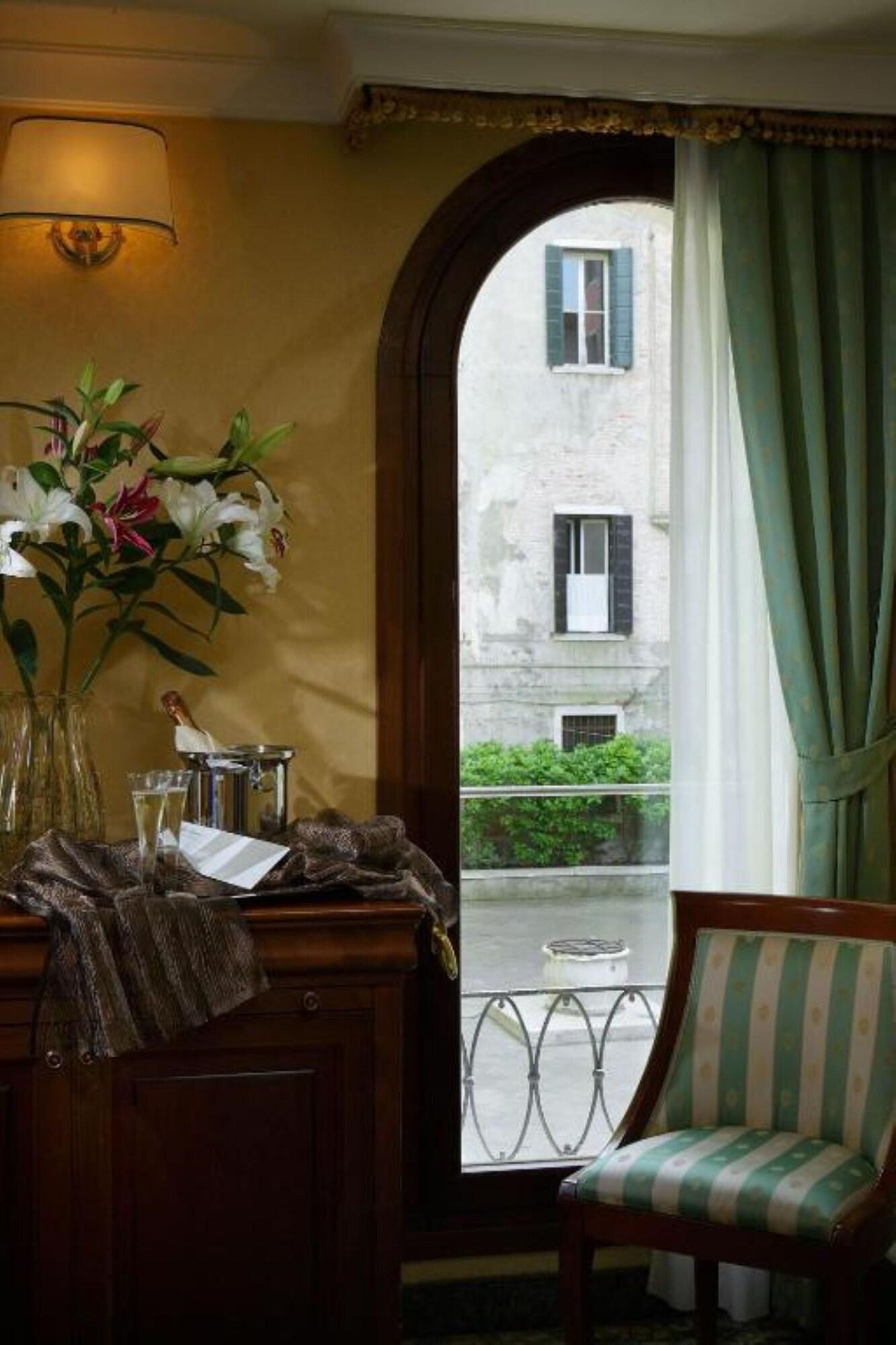 Anastasia Hotel